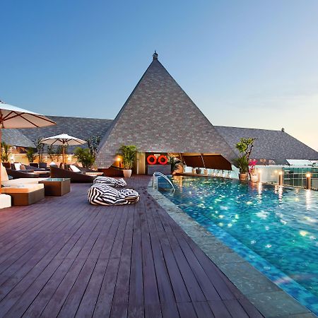 库塔海滩遗产酒店 - 由雅高酒店集团管理 庫塔 外观 照片 The rooftop pool at the hotel