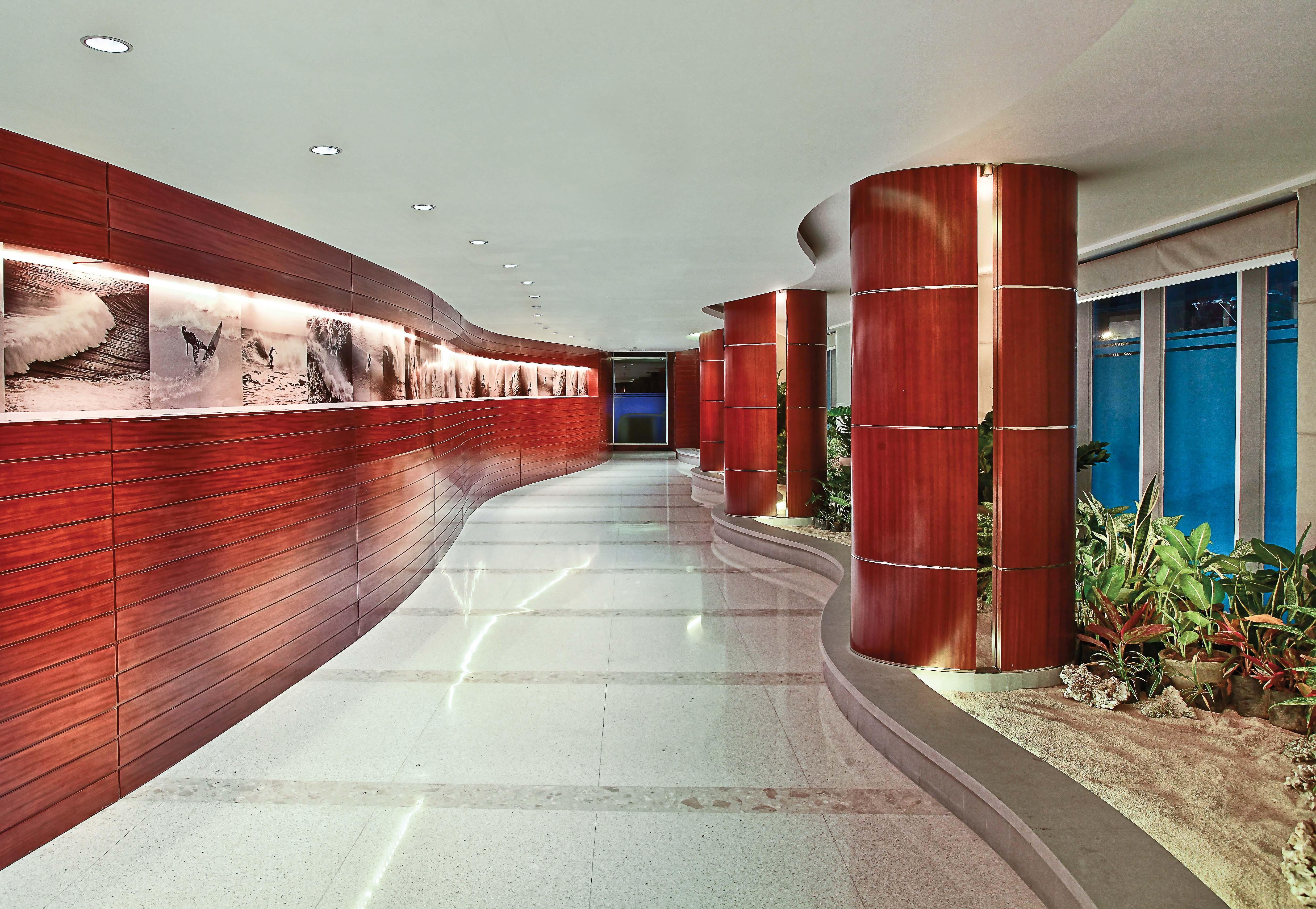 库塔海滩遗产酒店 - 由雅高酒店集团管理 庫塔 外观 照片 Interior of the hotel