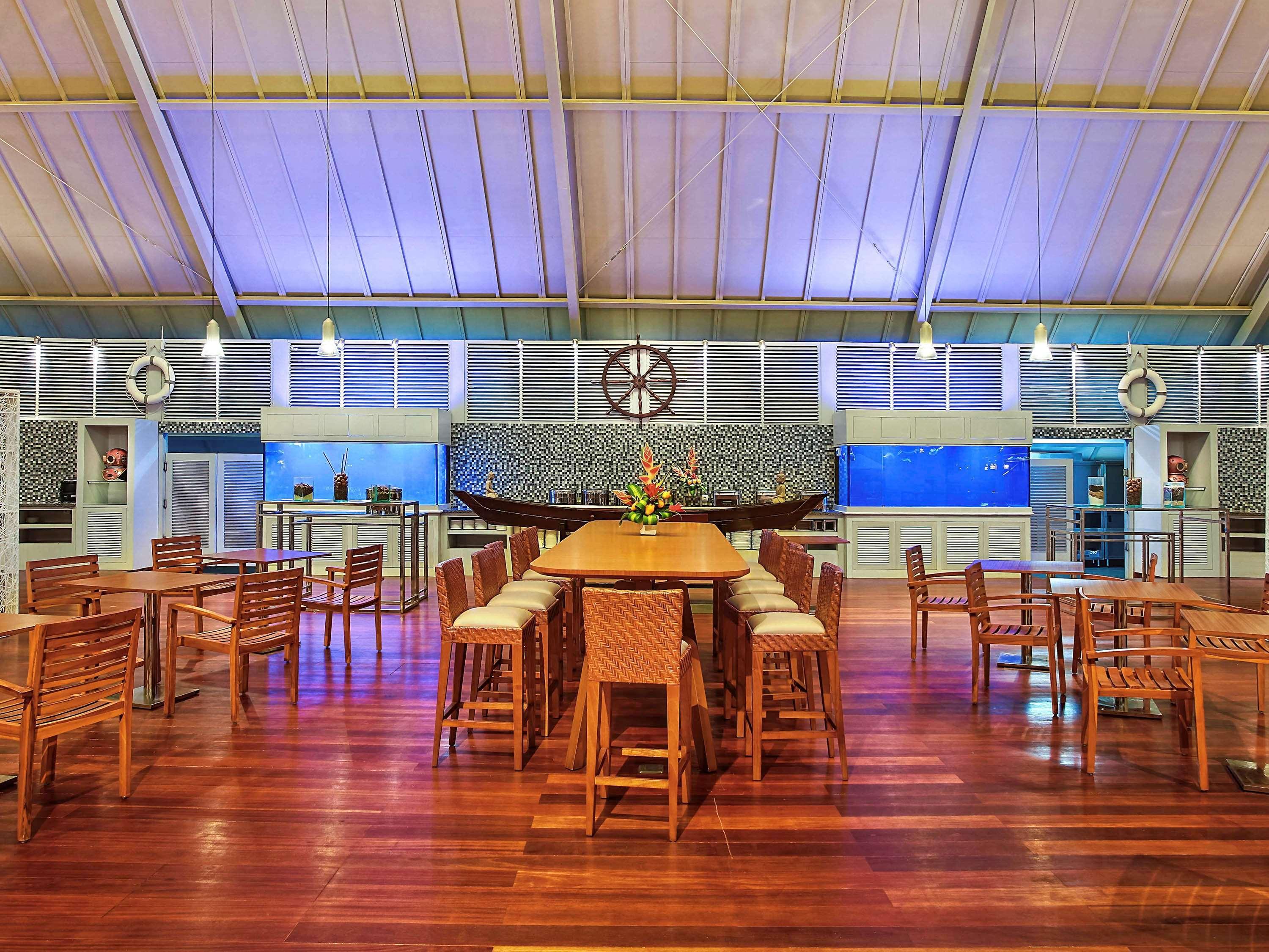 库塔海滩遗产酒店 - 由雅高酒店集团管理 庫塔 外观 照片 The interior of the lounge