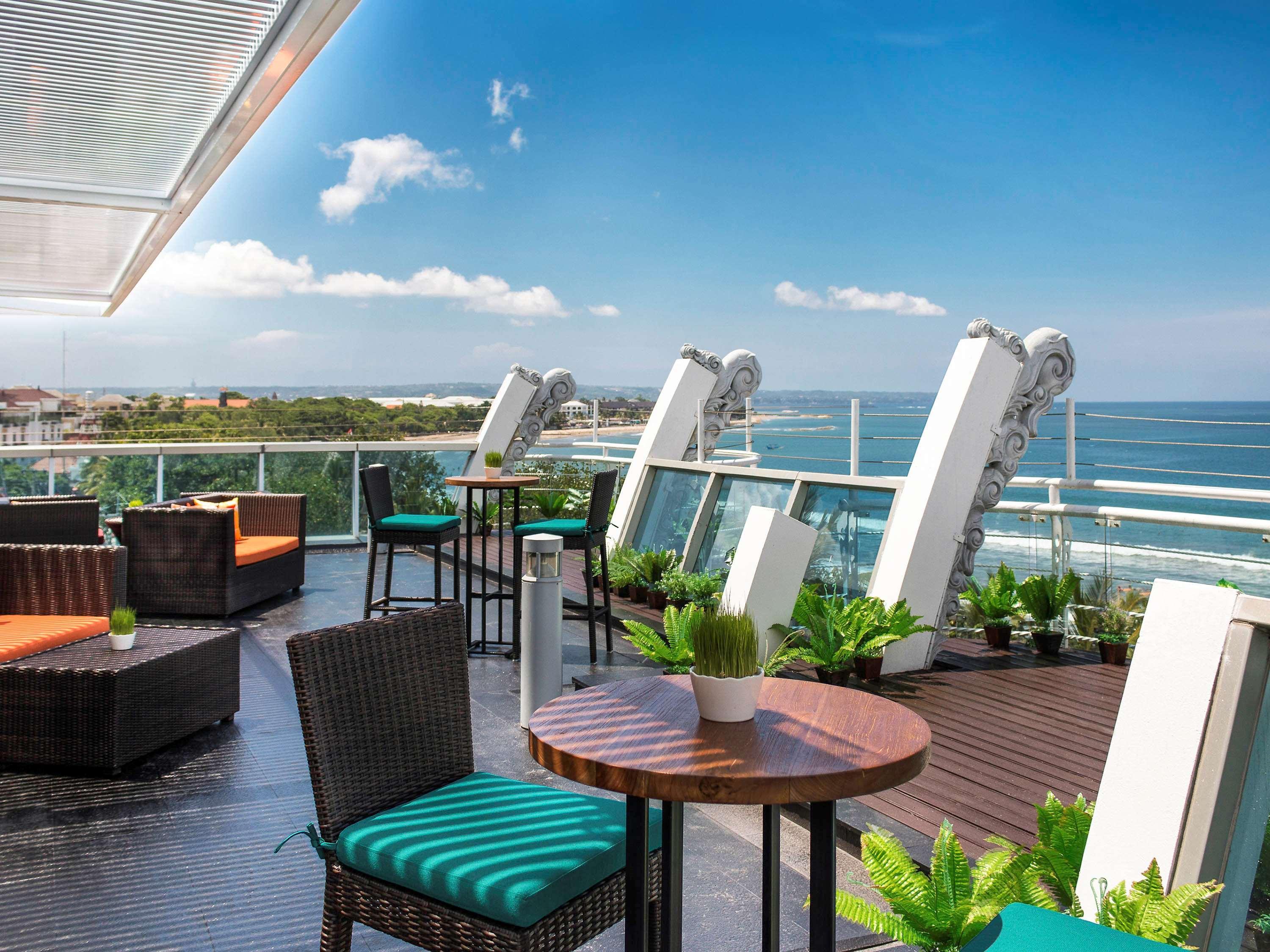 库塔海滩遗产酒店 - 由雅高酒店集团管理 庫塔 外观 照片 Sky bar